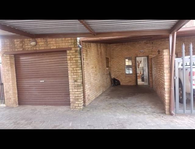 2 BEDROOM APARTMENT FOR SALE IN EIKE PARK